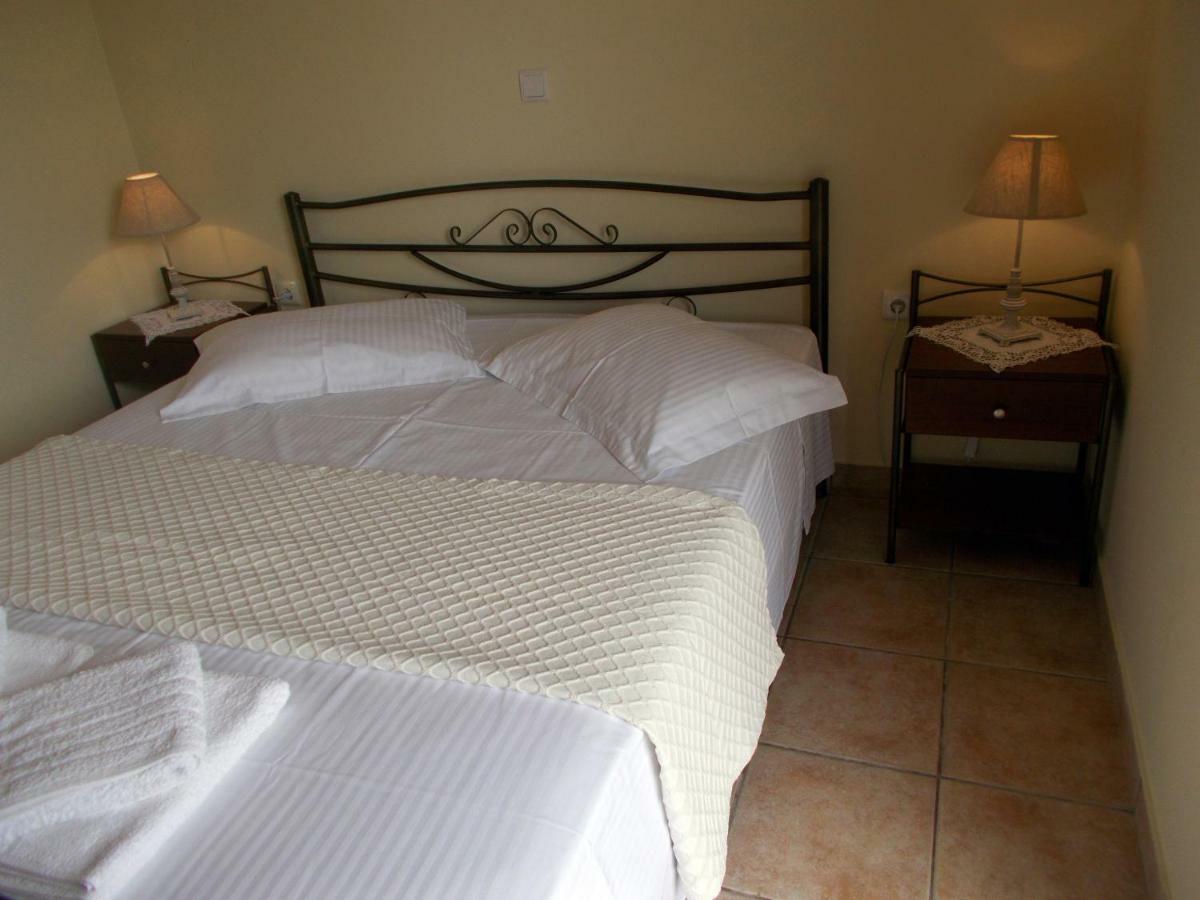 Villa Aphrodite Ríza 外观 照片